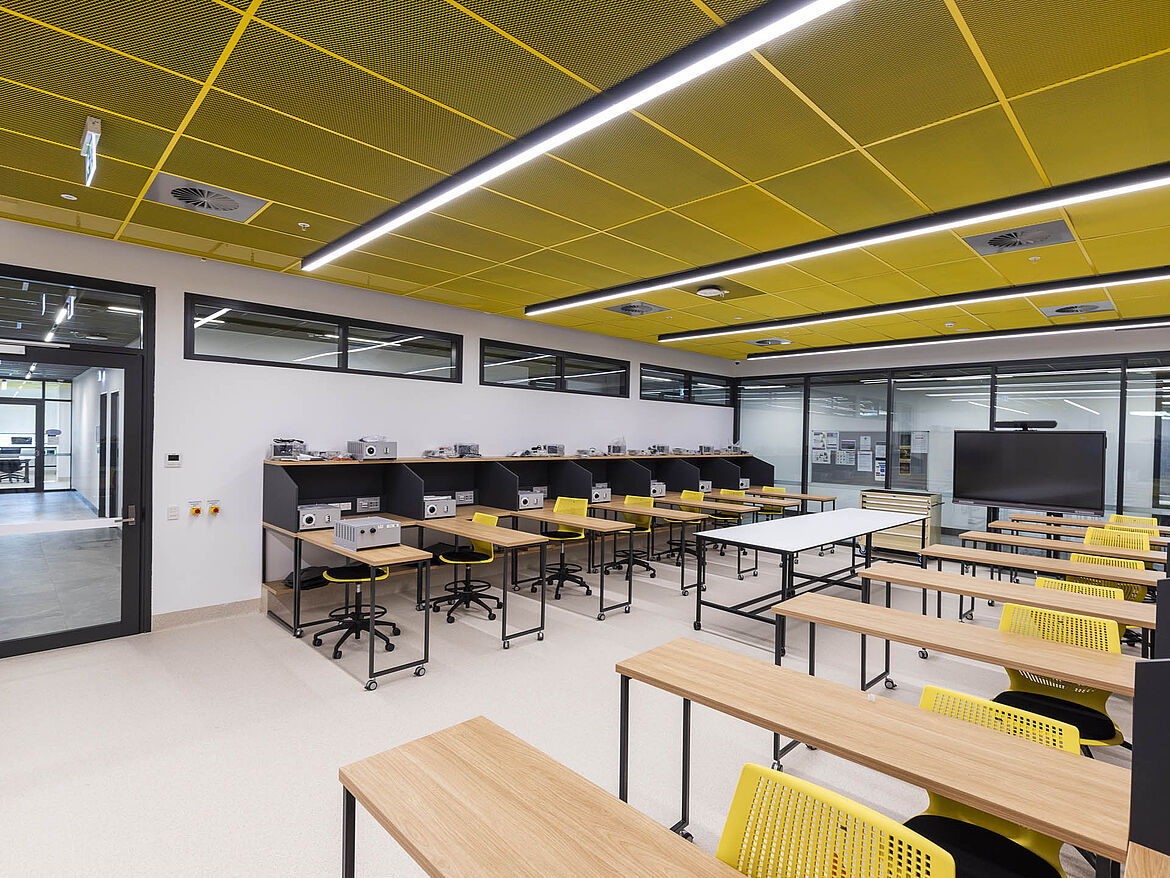Kingswood TAFE, Sydney [AU] | S3 expanded metal ceiling | Photo: Aran Anderson